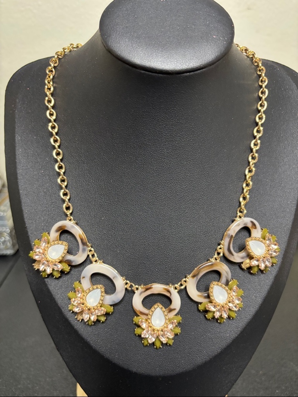 Elegant Tortoise Statement Gold Tone Rhinestone Necklace